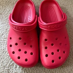 Crocs red color w9